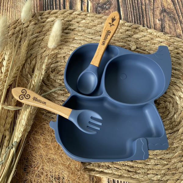 Elefántos tányér és evoeszközök névvel és mintával Elefántos tányér és evoeszközök névvel és mintával