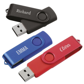 32 GB színes, személyre szabott USB-kulcs névvel 32 GB színes, személyre szabott USB-kulcs névvel