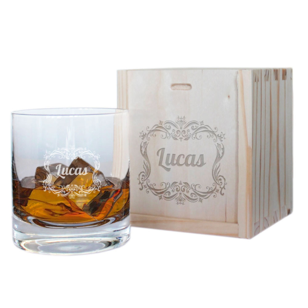 Gravírozott whiskyspohár névvel Gravírozott whiskyspohár névvel